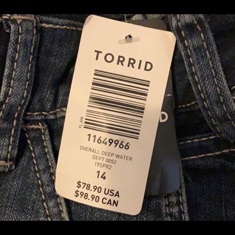 In a really good condition never wore